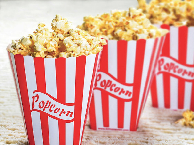 Nguyên liệu sản xuất hộp giấy đựng bỏng ngô cần có khả năng chịu được tác động của nhiệt độ cao