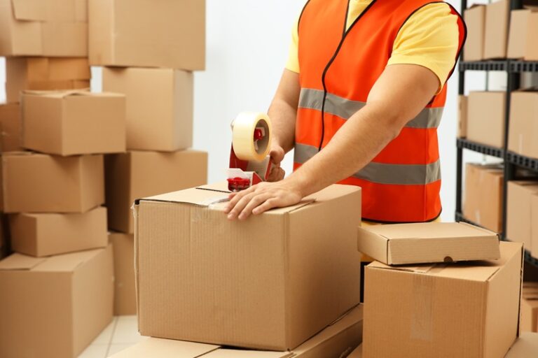 Hướng dẫn cách đóng gói hàng để gửi bưu điện đơn giản nhất