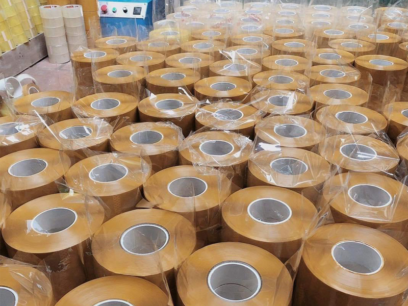 Cần quan tâm đến độ dày của lớp màng và lớp keo của băng dính