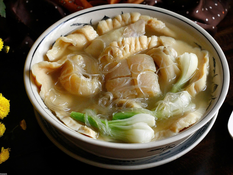 Canh măng là món ăn đặc trưng của ngày Tết miền Bắc