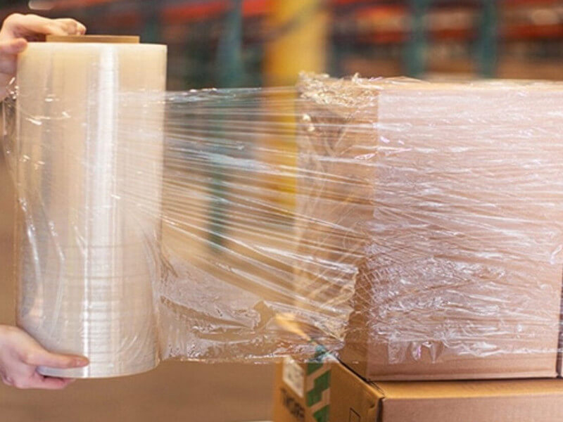 Màng cuộn pe được dùng trong lĩnh vực đóng gói bao bì sản phẩm