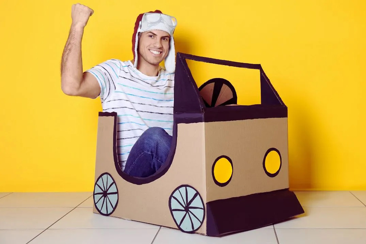 Mách cho bạn cách làm ô tô từ thùng carton siêu dễ