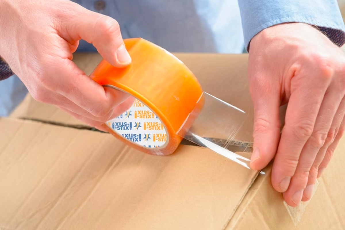 Mách bạn cách dán băng dính một cách đơn giản, hiệu quả