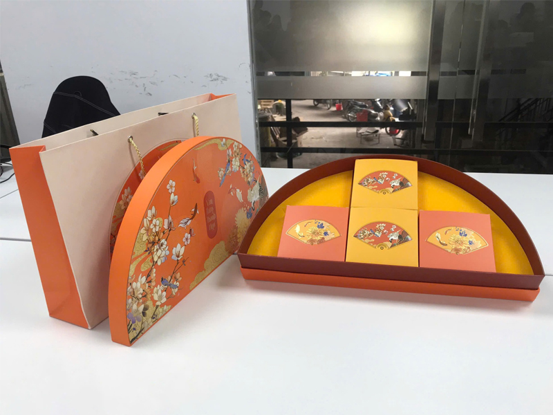 Lựa chọn in hộp bánh trung thu theo yêu cầu sẽ đảm bảo bánh vừa khít trong hộp, không bị xê dịch