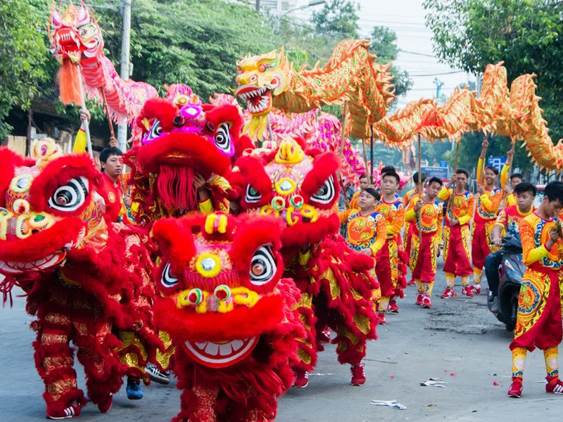 Ý nghĩa các kiểu múa lân Trung thu truyền thống, bạn đã biết chưa? 13 Màn múa lân sư rồng kết hợp được tổ chức trong những dịp lễ hội lớn